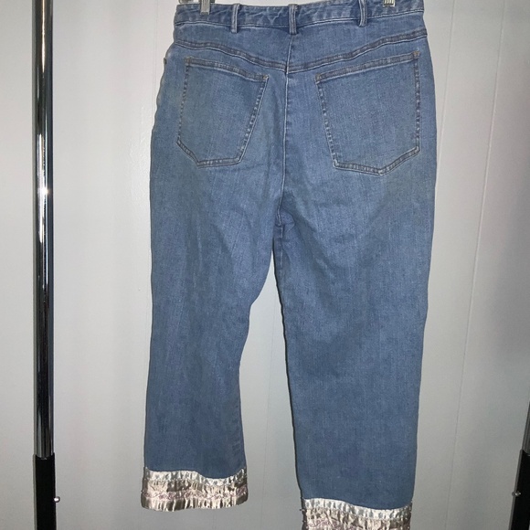 Susan Bristol beaded satin trimmed hem denim capris Sz 8 embroidered - Picture 4 of 7